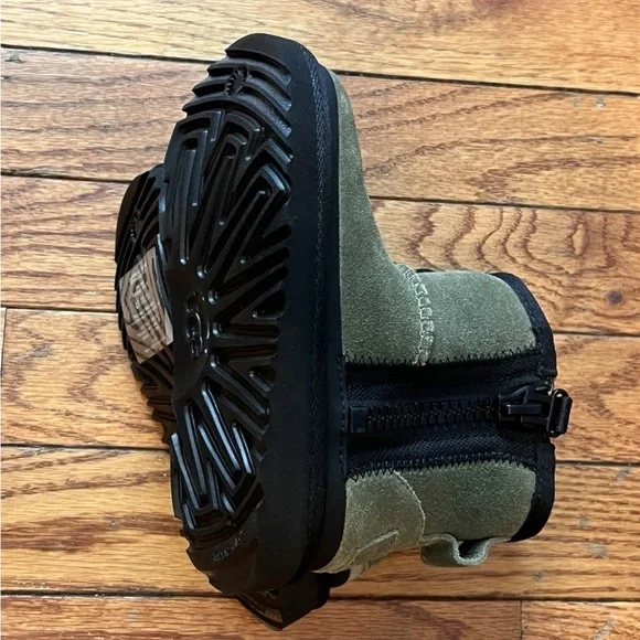 UGG Australia Classic Mini Zipper Tape Logo Boot in Olive 8C New without Box. - Picture 14 of 16